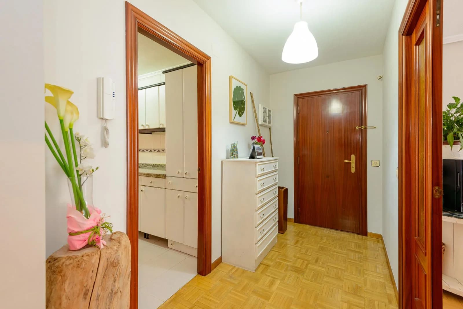Piso en venta en Oviedo con 108 m2, 3 habitaciones y 2 baños, Garaje, Trastero, Ascensor y Amueblado., imagen 13