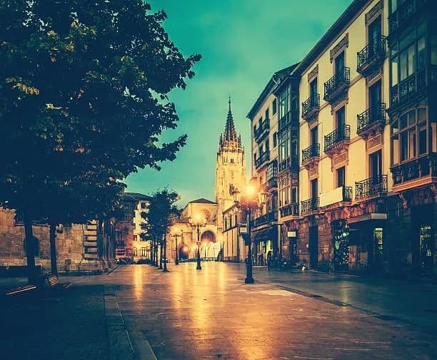 Edificios Singulares en Oviedo, imagen 1