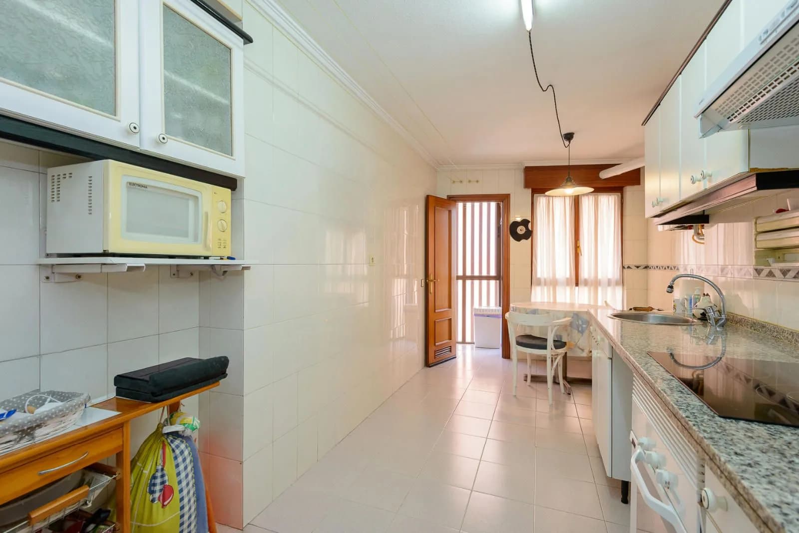 Piso en venta en Oviedo con 108 m2, 3 habitaciones y 2 baños, Garaje, Trastero, Ascensor y Amueblado., imagen 17