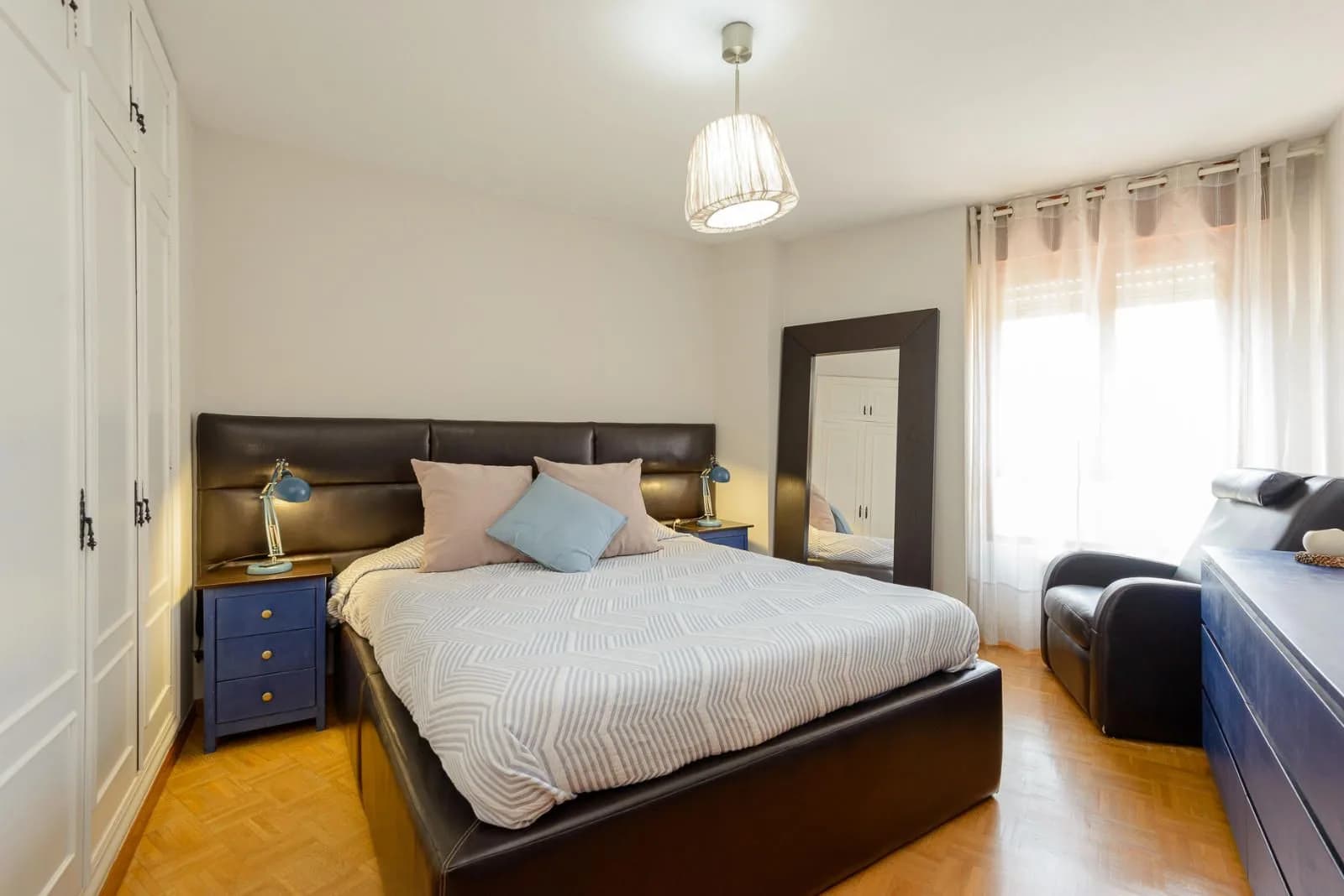 Piso en venta en Oviedo con 108 m2, 3 habitaciones y 2 baños, Garaje, Trastero, Ascensor y Amueblado., imagen 27