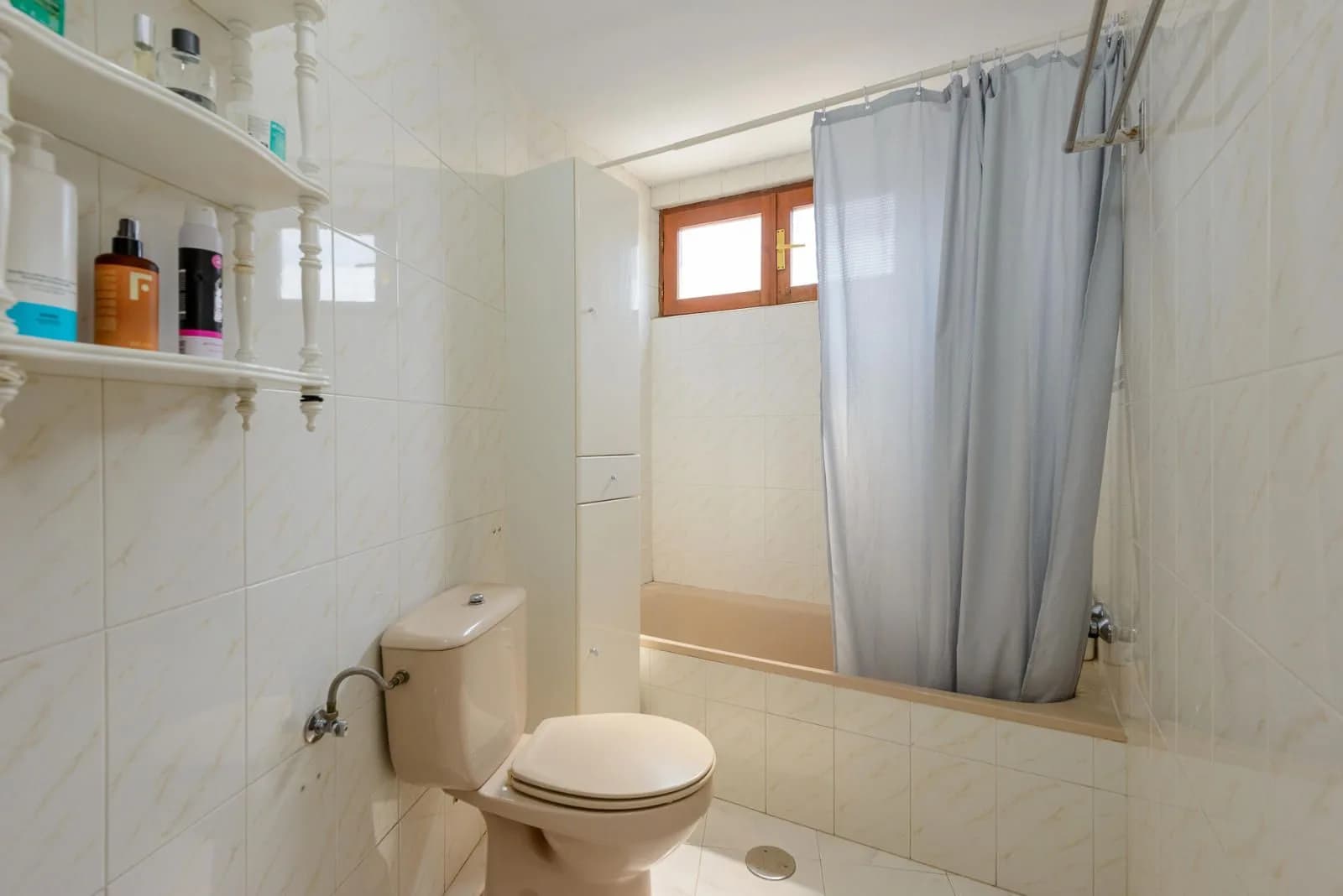 Piso en venta en Oviedo con 108 m2, 3 habitaciones y 2 baños, Garaje, Trastero, Ascensor y Amueblado., imagen 33