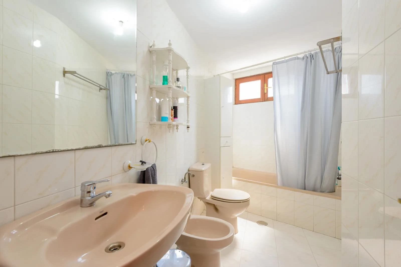 Piso en venta en Oviedo con 108 m2, 3 habitaciones y 2 baños, Garaje, Trastero, Ascensor y Amueblado., imagen 32