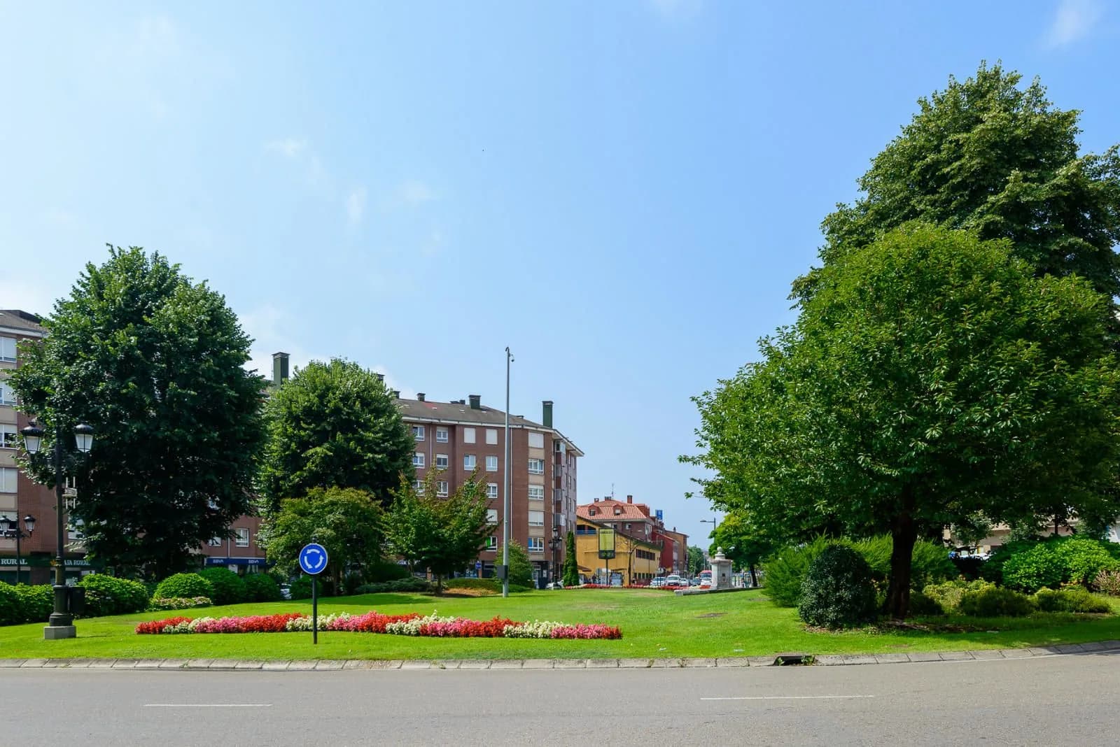 Piso en venta en Oviedo con 108 m2, 3 habitaciones y 2 baños, Garaje, Trastero, Ascensor y Amueblado., imagen 8