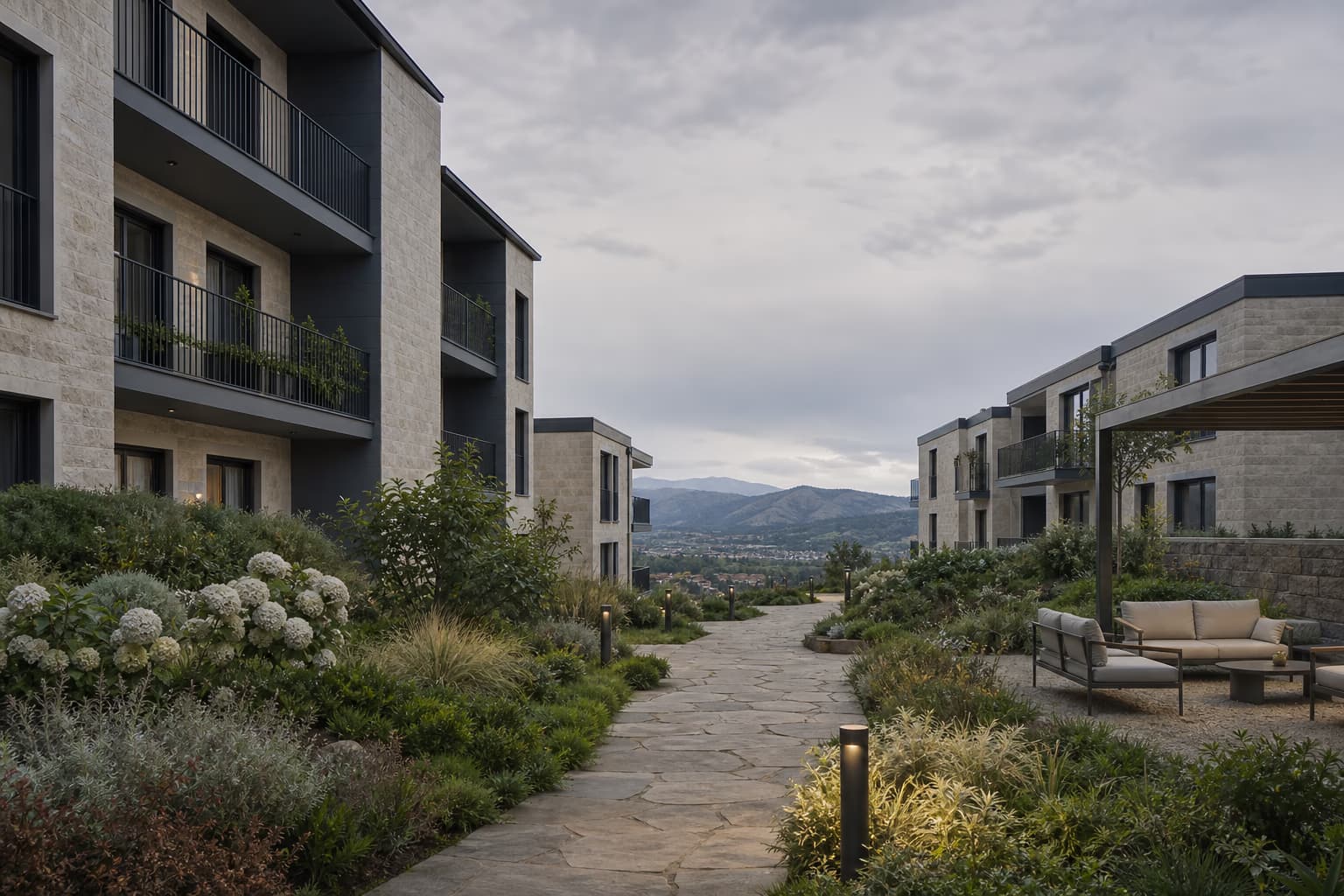 Jardín comunitario entre los edificios de Residencial Naranco